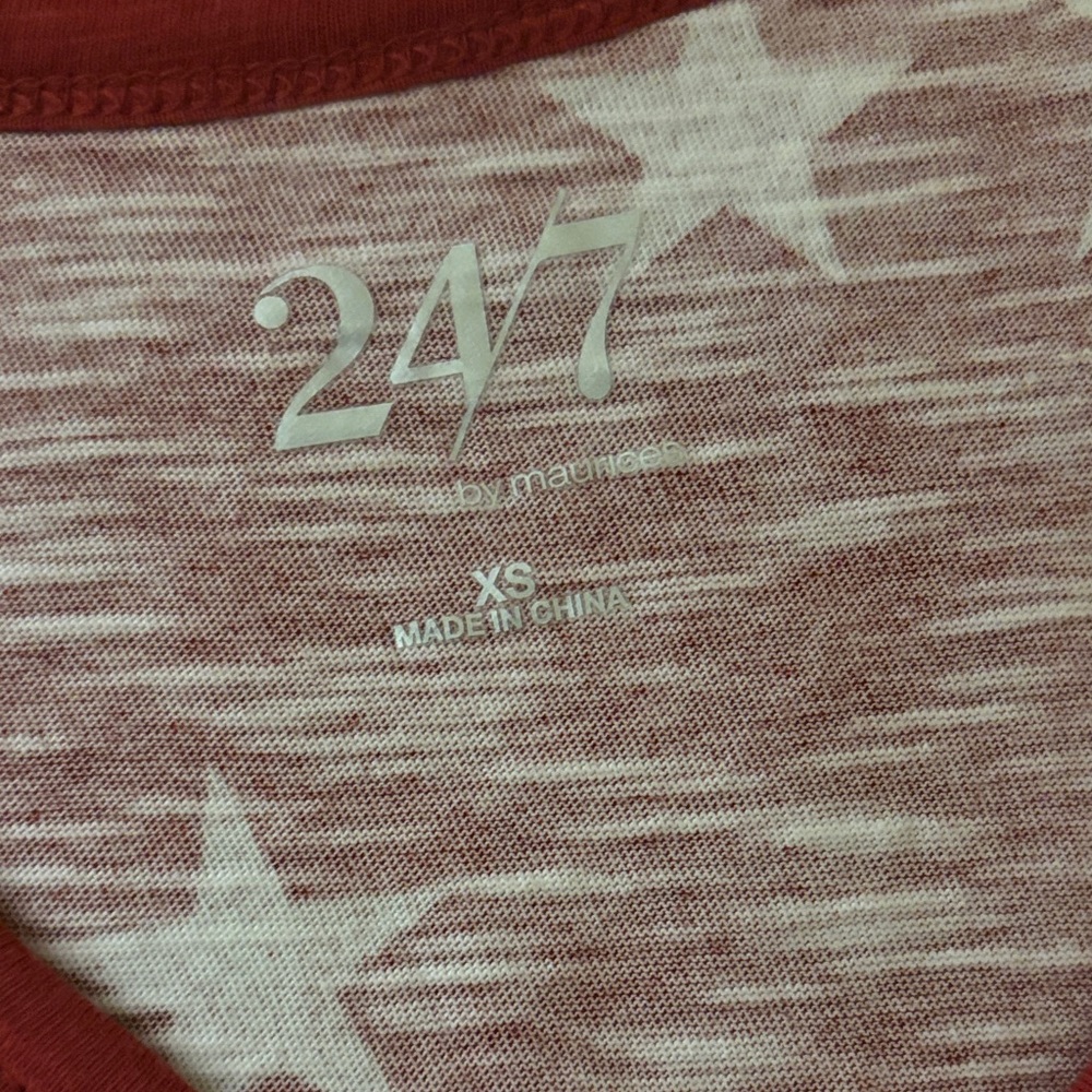 Red Star Patterned Tank Top - Picture 2 of 2
